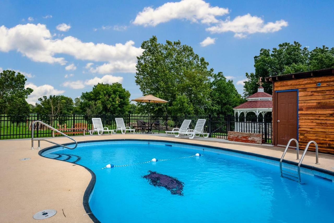 Fairway Inn Berryville エクステリア 写真