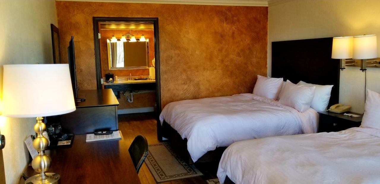 Fairway Inn Berryville エクステリア 写真