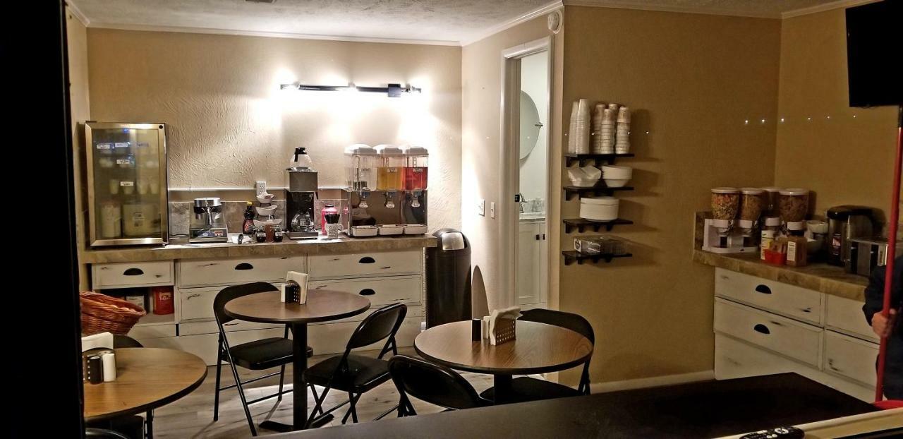 Fairway Inn Berryville エクステリア 写真
